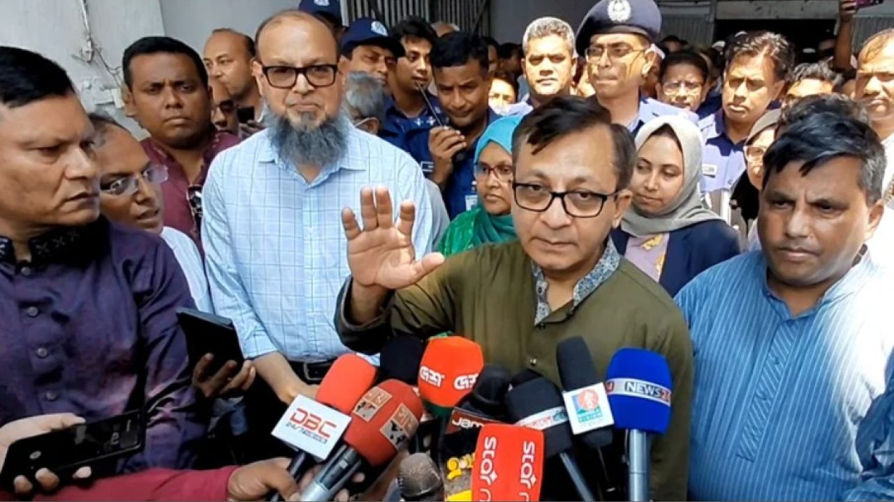 পঞ্চাশোর্ধ্ব চিনিকল চালুতে দৃঢ় সরকার