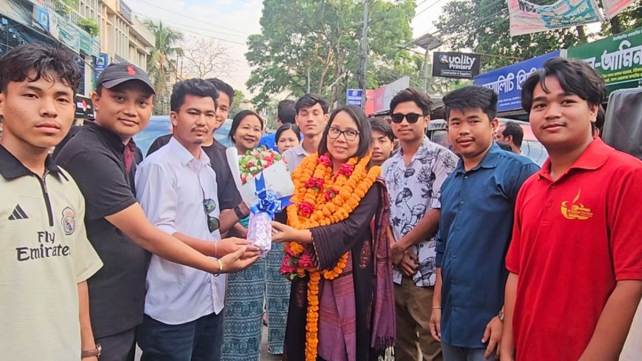 পাহাড়ি নারীদের স্বাবলম্বী করতে ভূমিকা রাখার প্রত্যয় মাধবী মারমার