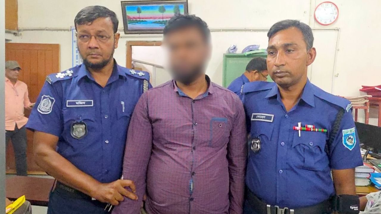 গাইবান্ধায় দুদকের ভুয়া ‘সোর্স’ আটক