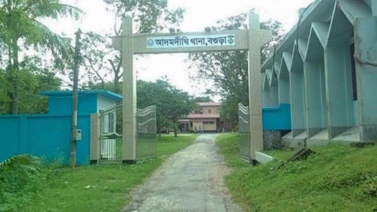 আদমদীঘিতে ট্রাকচাপায় এনজিও কর্মকর্তা নিহত