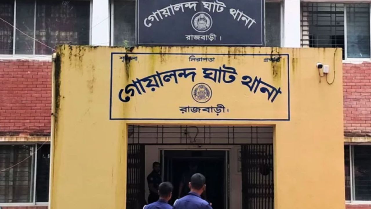 প্রেমের ফাঁদে ফেলে স্কুলছাত্রীকে সংঘবদ্ধ ধর্ষণ, মূল হোতা পলাতক