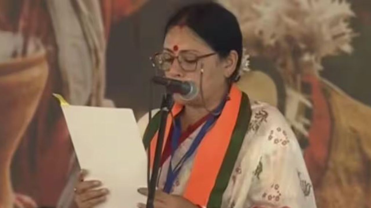 আবেগে ভাসলেন অগ্নিমিত্রা
