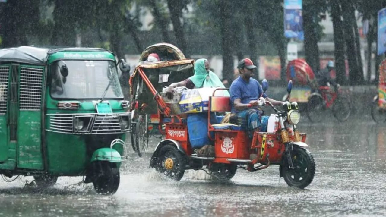 আজও বজ্রবৃষ্টির আভাস