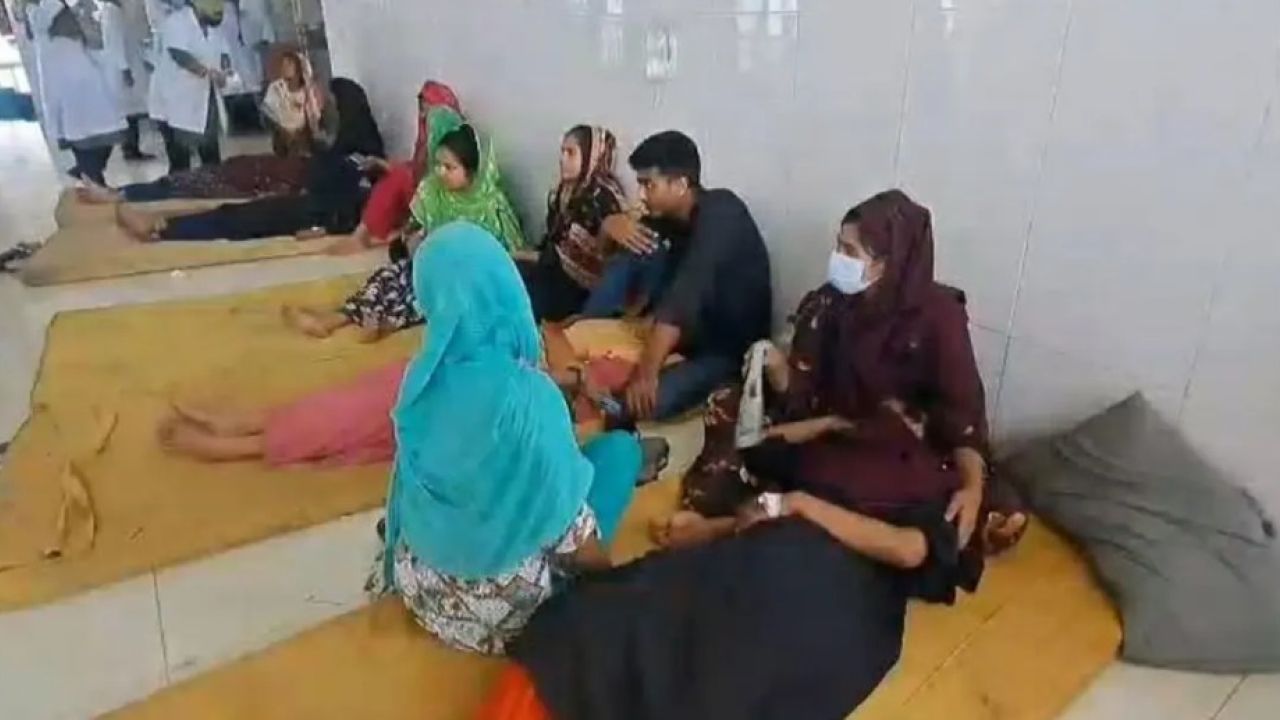 গাজীপুরে পোশাক কারখানায় অর্ধশত শ্রমিক অসুস্থ