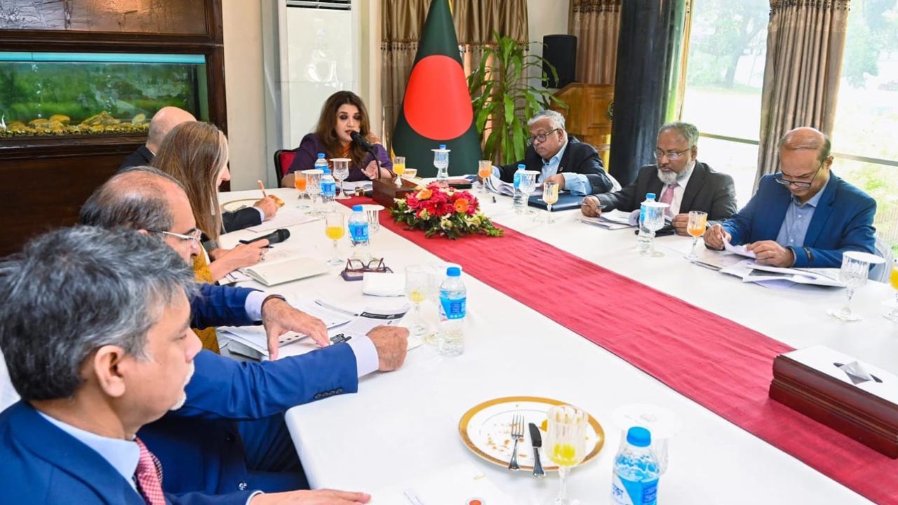 অবৈধ অভিবাসনে জড়িতদের কঠোর হুঁশিয়ারি পররাষ্ট্র প্রতিমন্ত্রীর