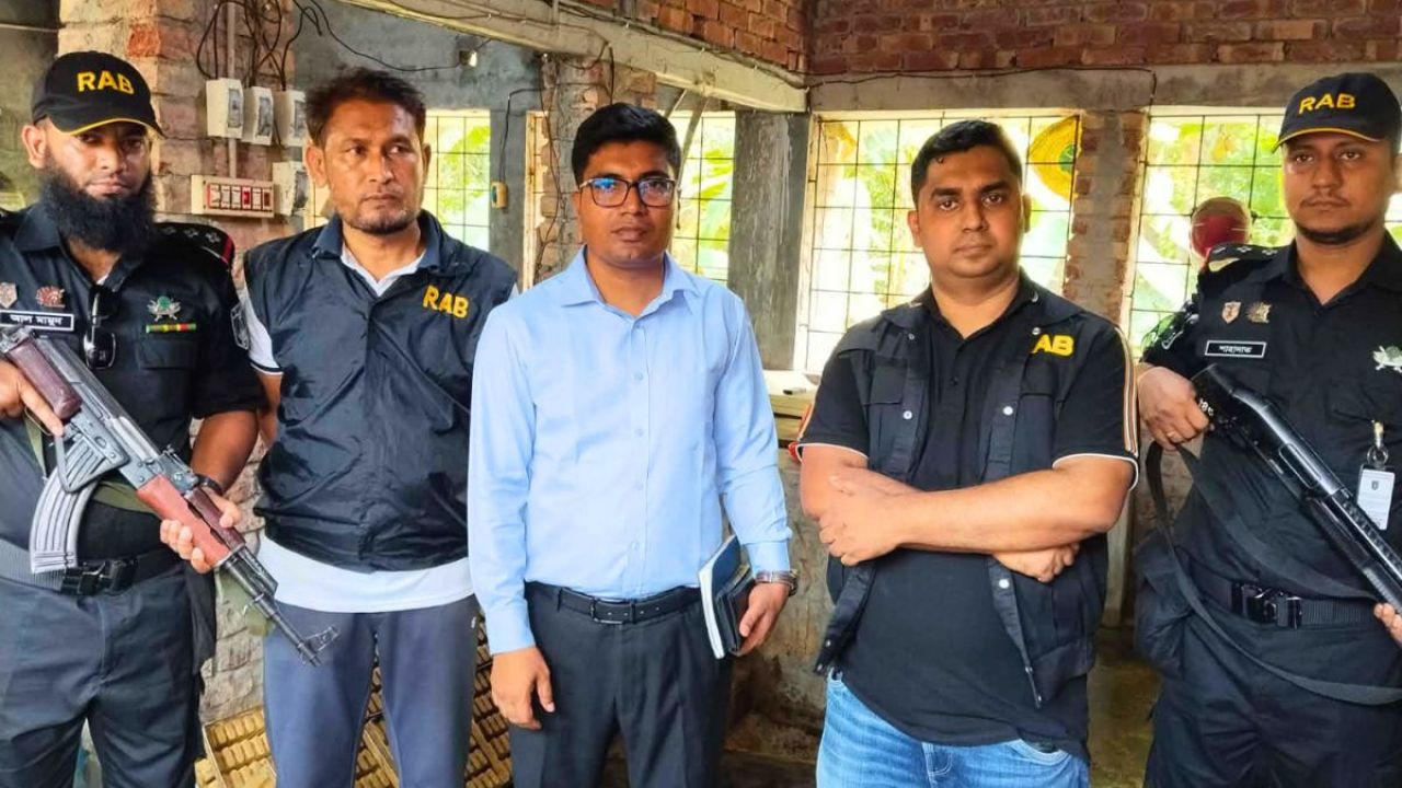 দেবহাটায় দুই আইসক্রিম কারখানাকে ২ লাখ টাকা জরিমানা