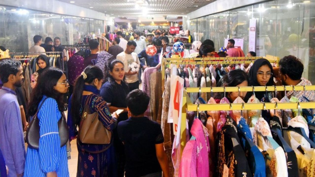 ঈদের আগে দোকান খোলা রাখার সময় বাড়ল