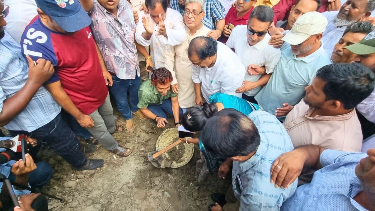 গোয়ালন্দে খাল খনন কর্মসূচির উদ্বোধন