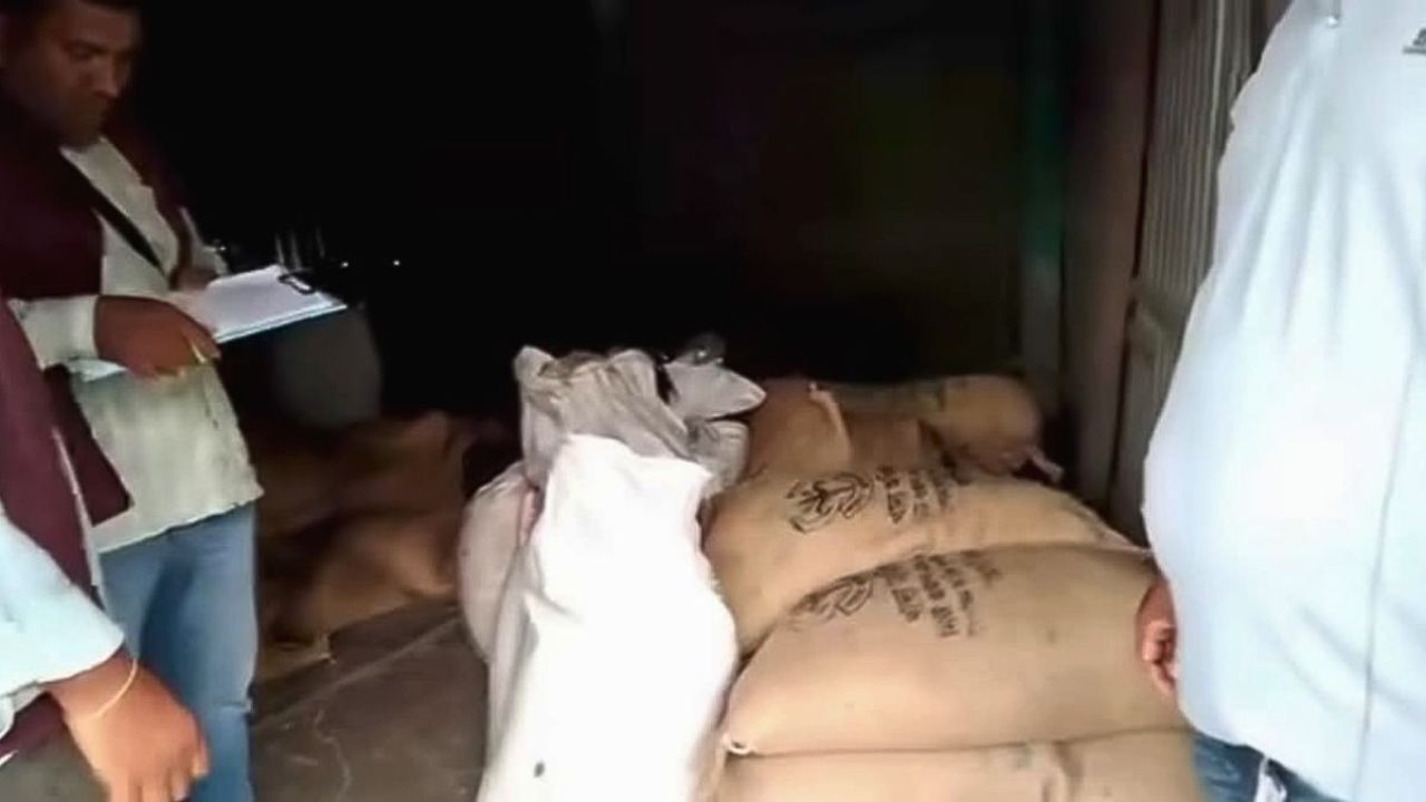 মাদারগঞ্জে ৪৬ বস্তা সরকারি চাল জব্দ