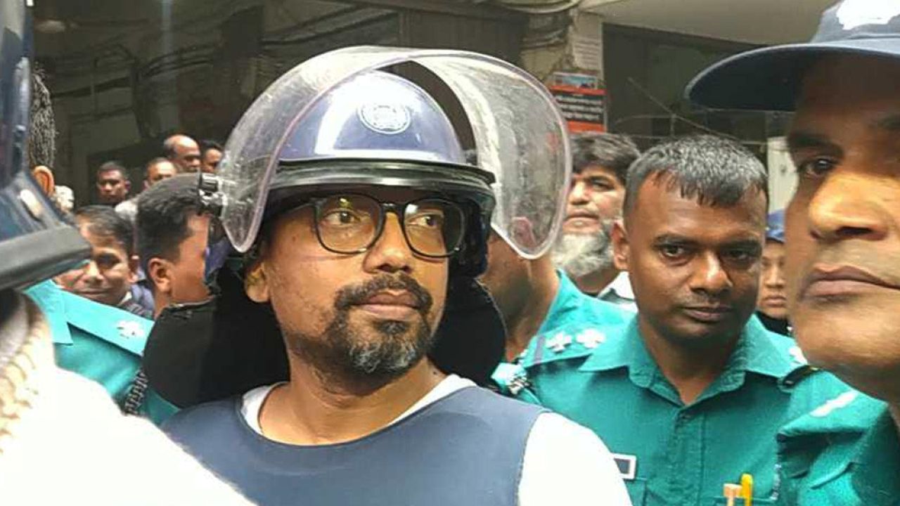 পলকের সরে গেছে ঘাড় ও কোমরের ৫টি হাড় দাবি আইনজীবীর