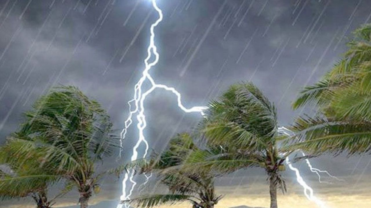 দুপুরের মধ্যে বজ্রবৃষ্টির আভাস