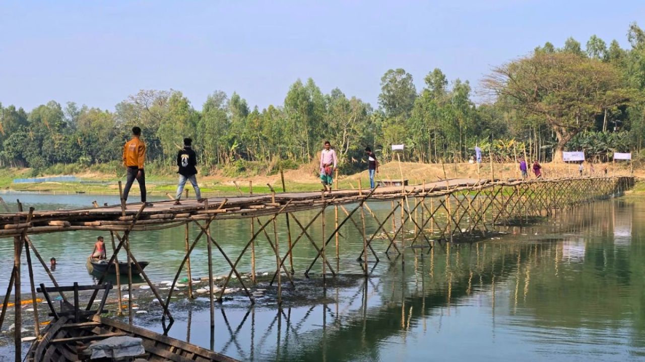 মান্দায় সেতুর অভাবে ২ লাখ মানুষের ভোগান্তি
