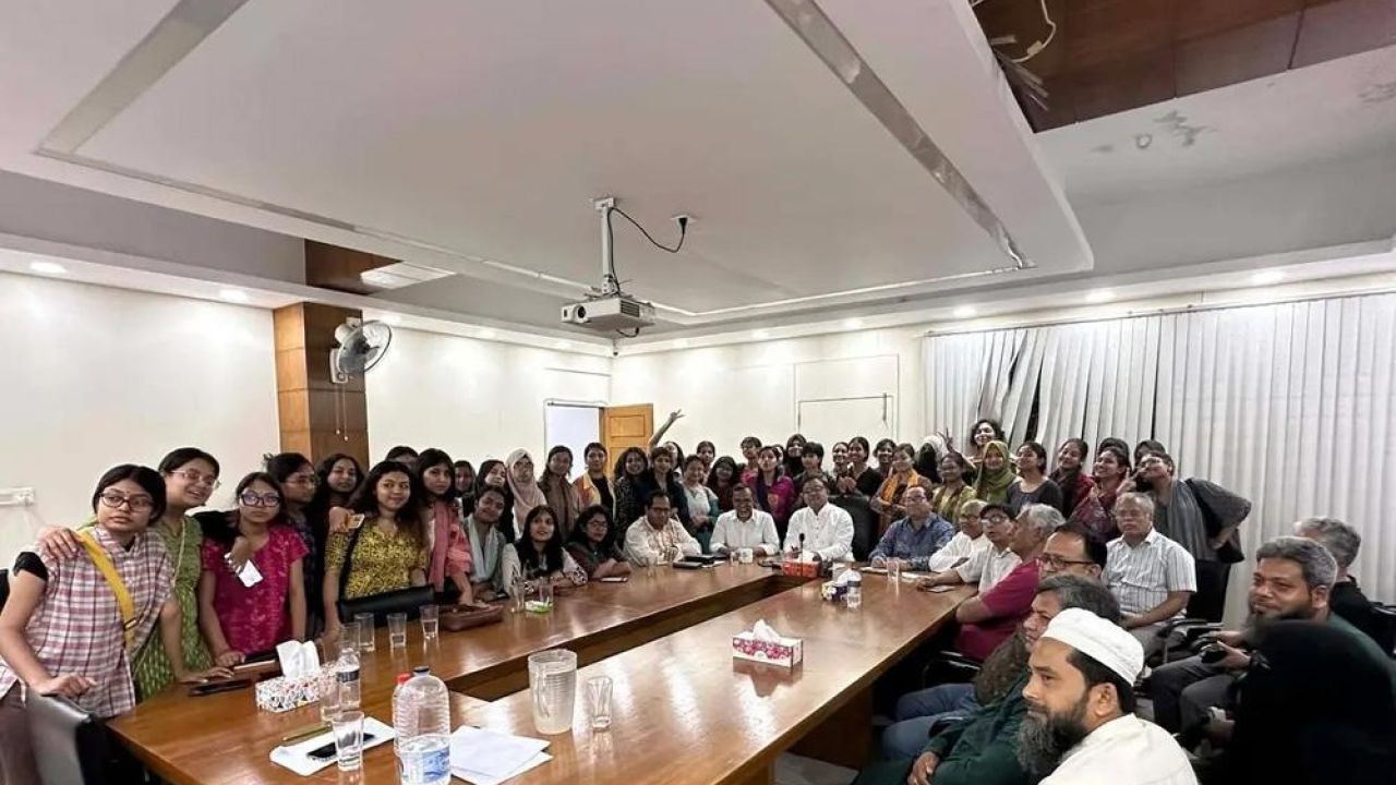 জাবি ছাত্রীকে ধর্ষণচেষ্টা: ক্ষুব্ধ শিক্ষার্থীদের ৪৮ ঘণ্টার আলটিমেটাম
