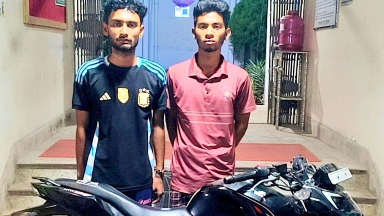 চুয়াডাঙ্গায় মোটরসাইকেল চোরচক্রের ২ সদস্য গ্রেপ্তার