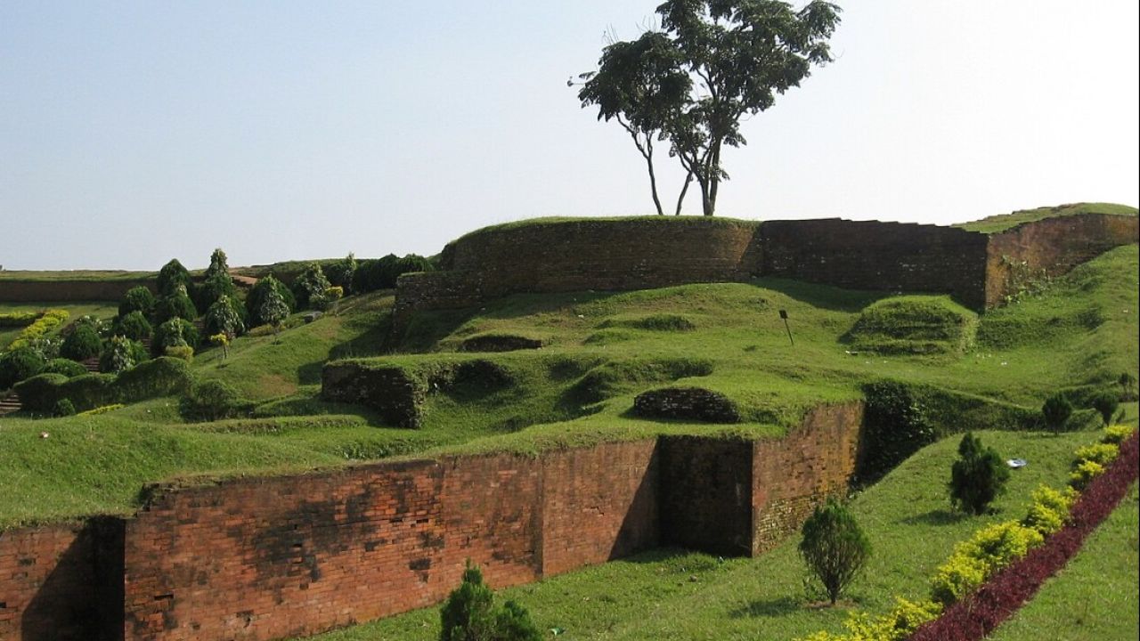 মাটির তলে বাংলার আড়াই হাজার বছরের ইতিহাস
