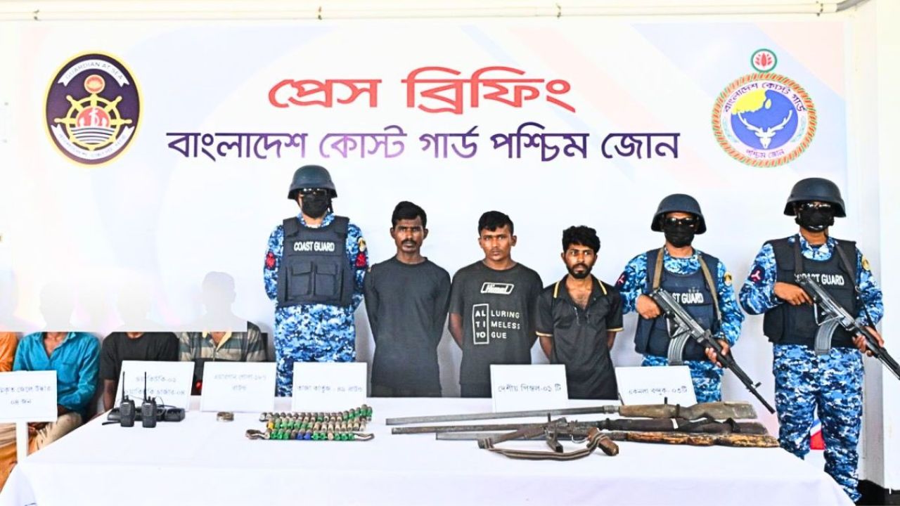 সুন্দরবনে গোলাগুলি, অস্ত্রসহ ধরা তিন দুর্ধর্ষ দস্যু