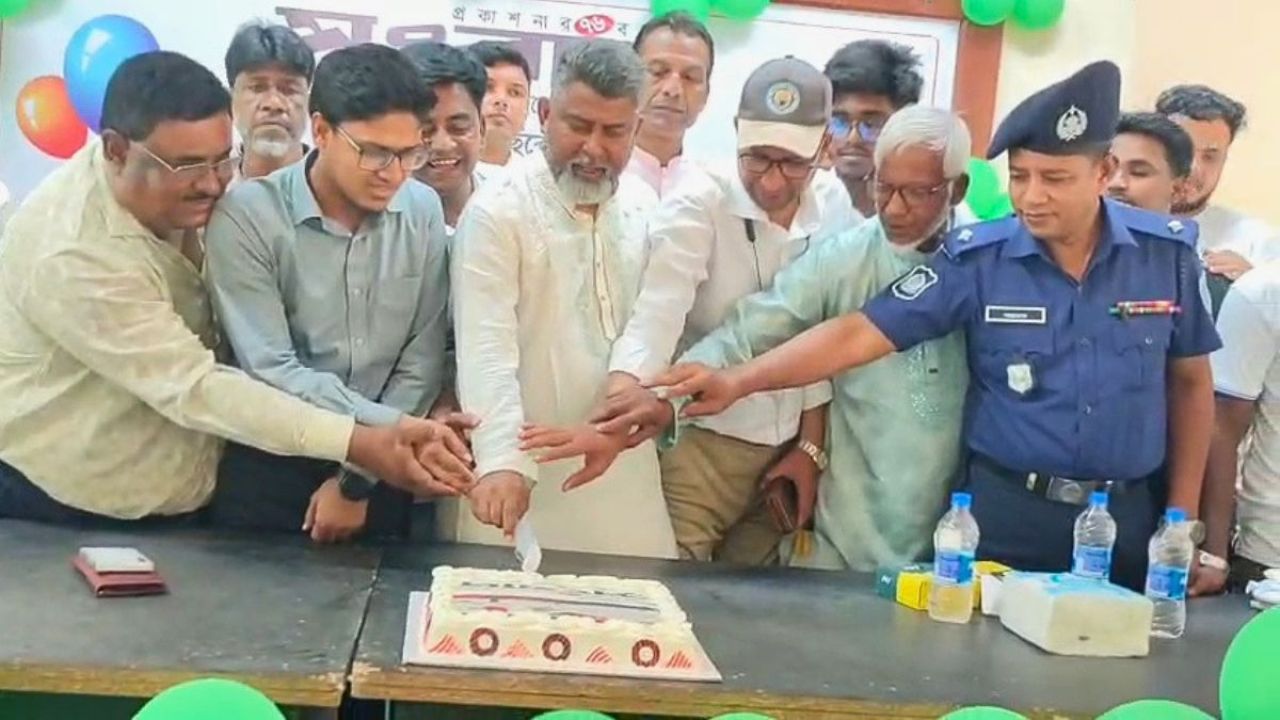 সংবাদের ৭৬ বছরে পদার্পণ : বদলগাছীতে বর্ণাঢ্য আয়োজন