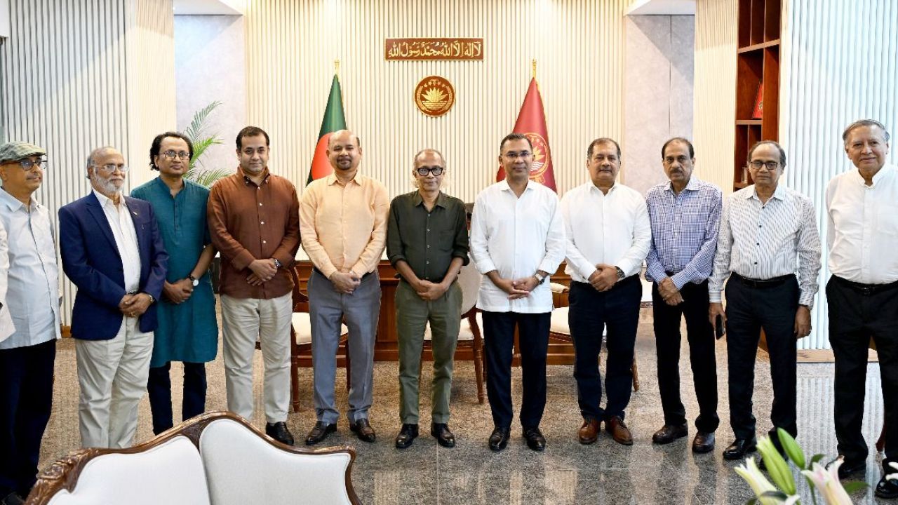 প্রধানমন্ত্রীর কাছে ২৮২ অভিযুক্ত সাংবাদিকের তালিকা দিল সম্পাদক পরিষদ, দ্রুত ব্যবস্থা নেওয়ার আশ্বাস