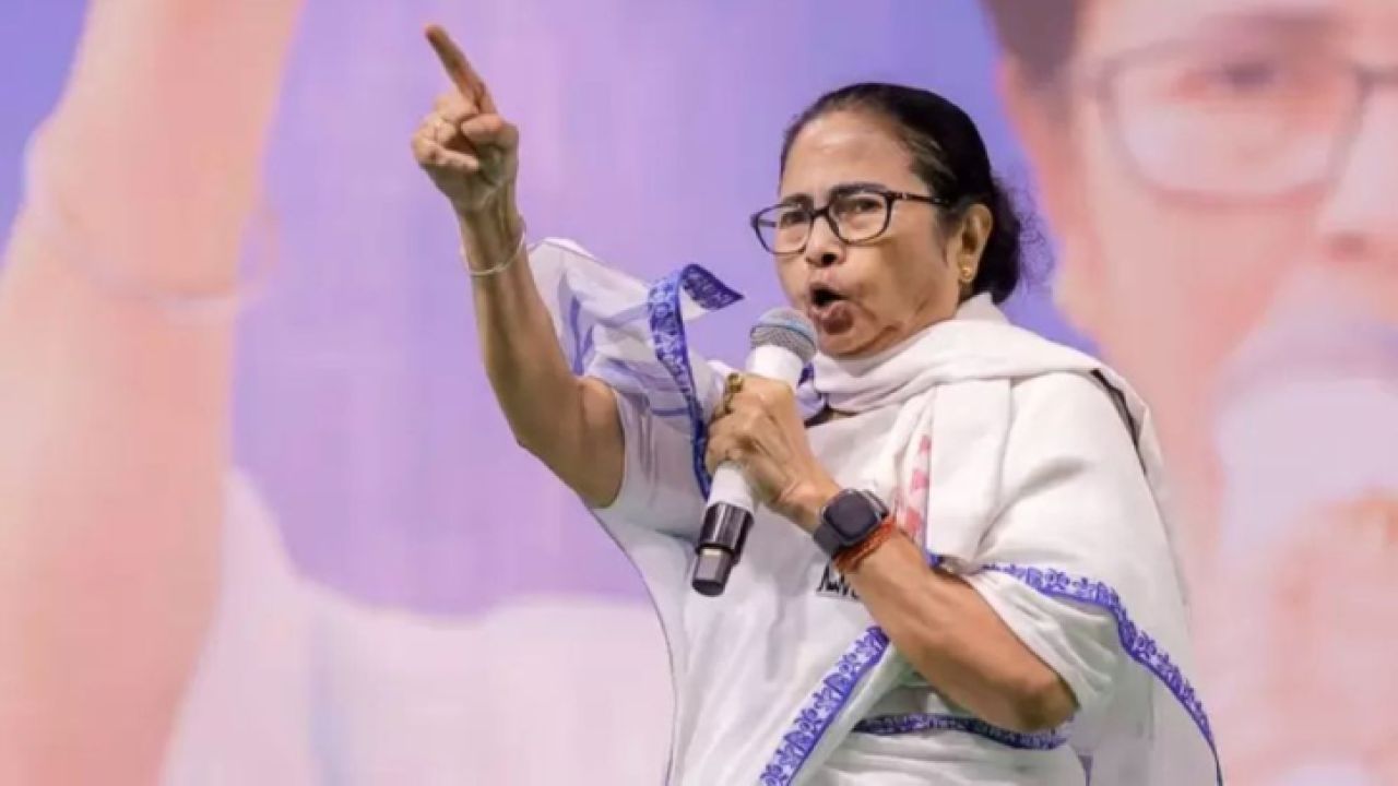 আমি ভাঙিনি, আপনারা কেন ভেঙে পড়েছেন: আঘাতের দাগ দেখিয়ে লড়াইয়ের ডাক মমতার