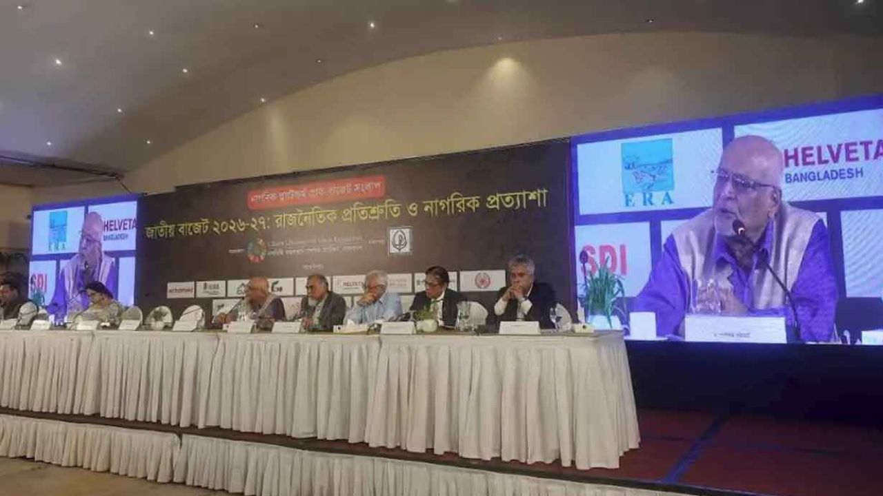 অবাস্তব রাজস্ব লক্ষ্যমাত্রা ও অতিরিক্ত উন্নয়ন ব্যয় অর্থনীতিকে চাপে ফেলবে: দেবপ্রিয়