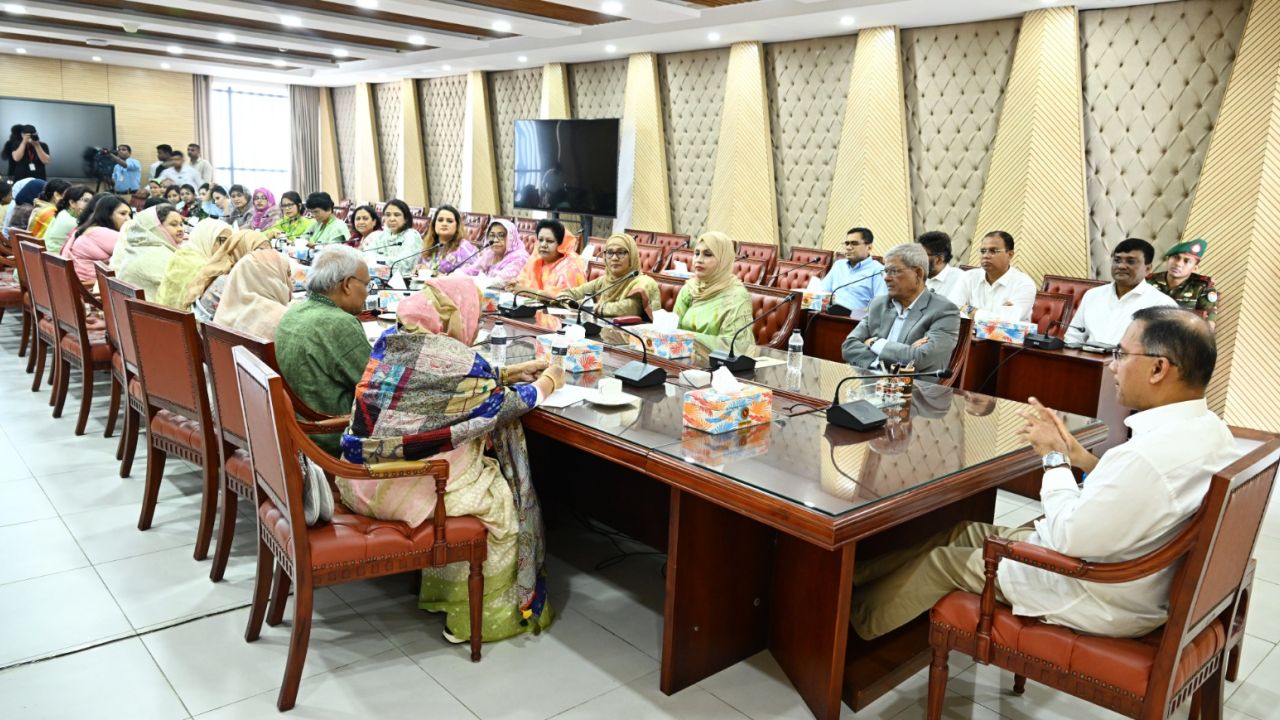 সংসদে কার্যকর ভূমিকা রাখতে নারী এমপিদের প্রস্তুত হওয়ার নির্দেশ প্রধানমন্ত্রীর
