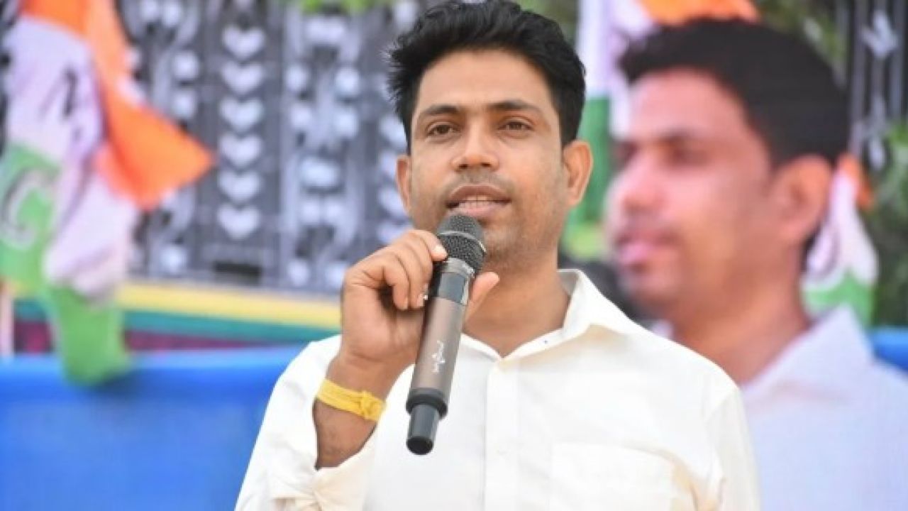 সরে দাঁড়ালেন তৃণমূল প্রার্থী জাহাঙ্গীর, বাড়ছে জল্পনা