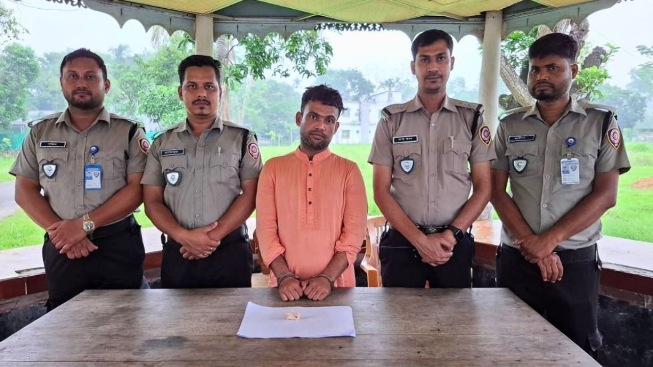 সখিপুরে মাদকবিরোধী অভিযানে কারবারি গ্রেপ্তার