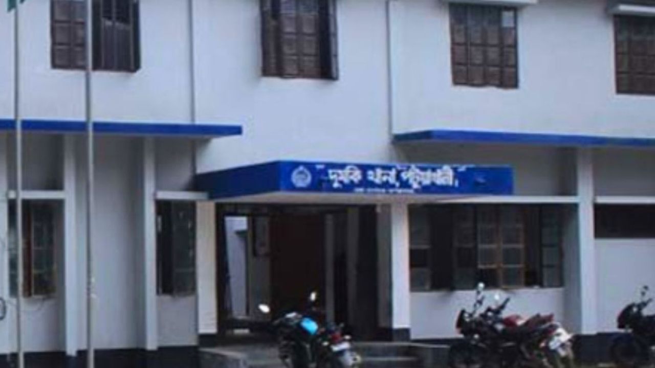 পকেটে চিরকুট রেখে মাদ্রাসা শিক্ষকের আত্মহত্যা