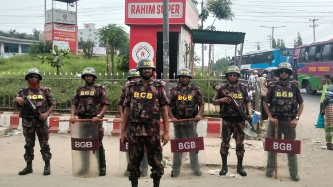ঈদযাত্রা নির্বিঘ্ন করতে মাঠে বিজিবি 
