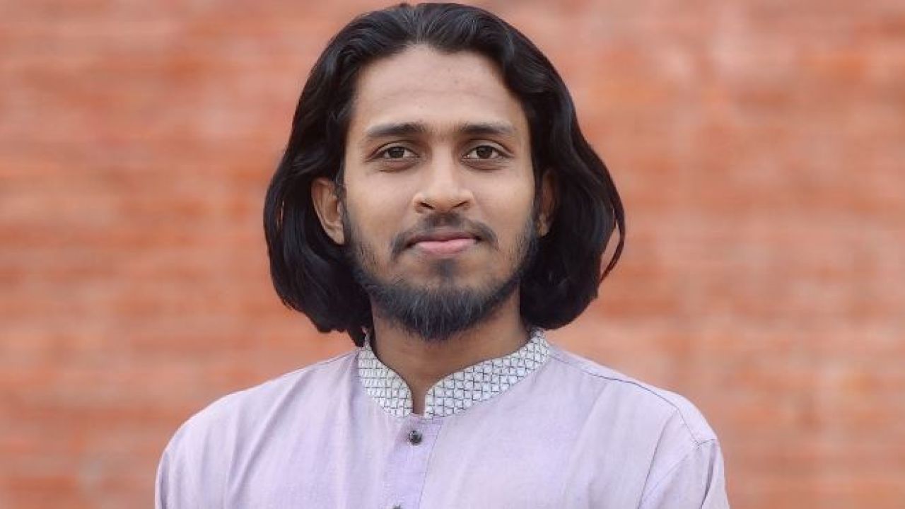 এবার পাকিস্তানি নারী ‘কাণ্ডে’ ডাকসুর আম্মার! 