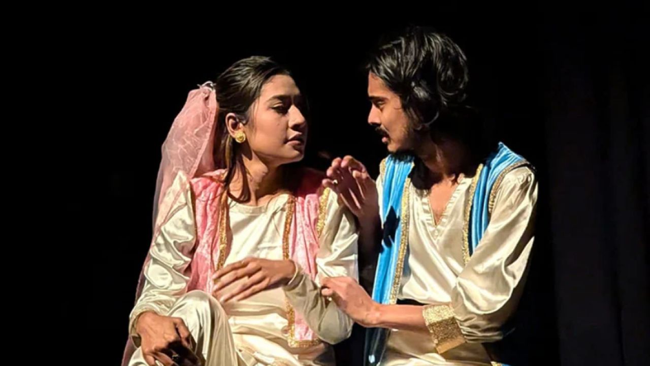 মঞ্চে ফিরছে লাইলি-মজনুর চিরন্তন প্রেম