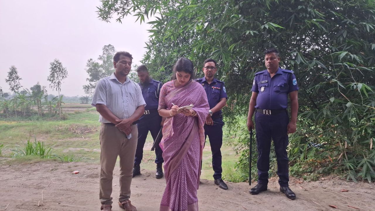 সাটুরিয়ায় এক &lsquo;নদীখেকোর&rsquo; দেড় লাখ টাকা জরিমানা
