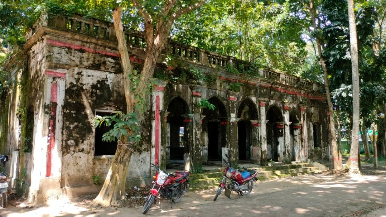 শ্রীমঙ্গলের ঐতিহ্যের প্রতীক ত্রিপুরা মহারাজার কাচারি বাড়ি