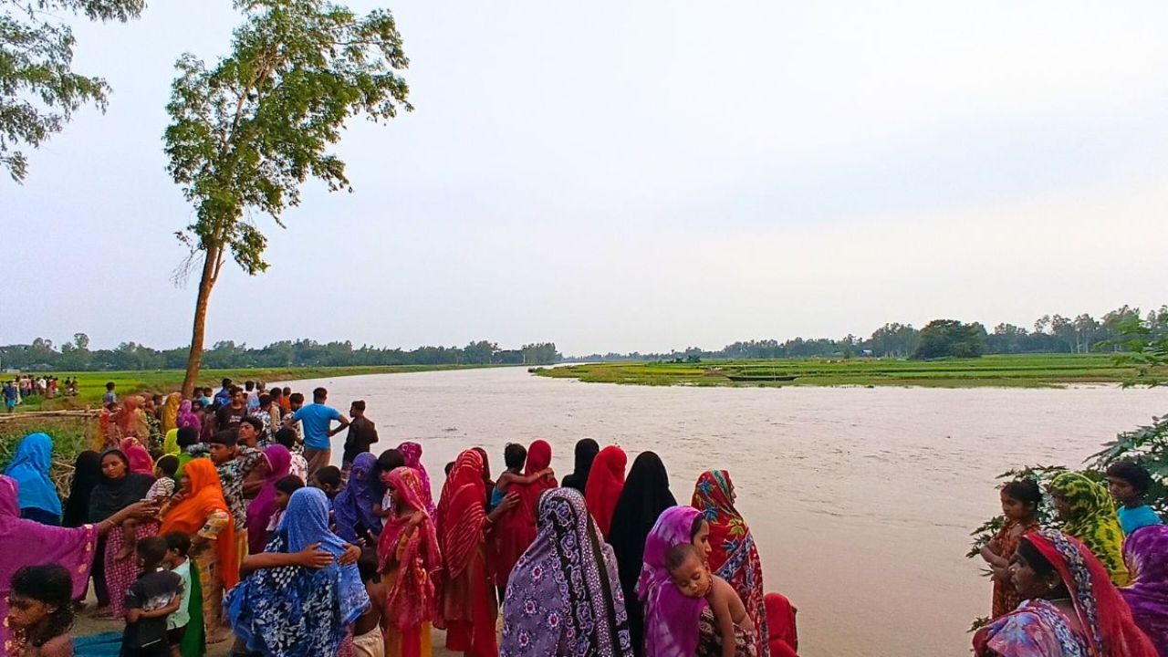 জিঞ্জিরাম নদে গোসলে নেমে মাদ্রাসাছাত্রী নিখোঁজ