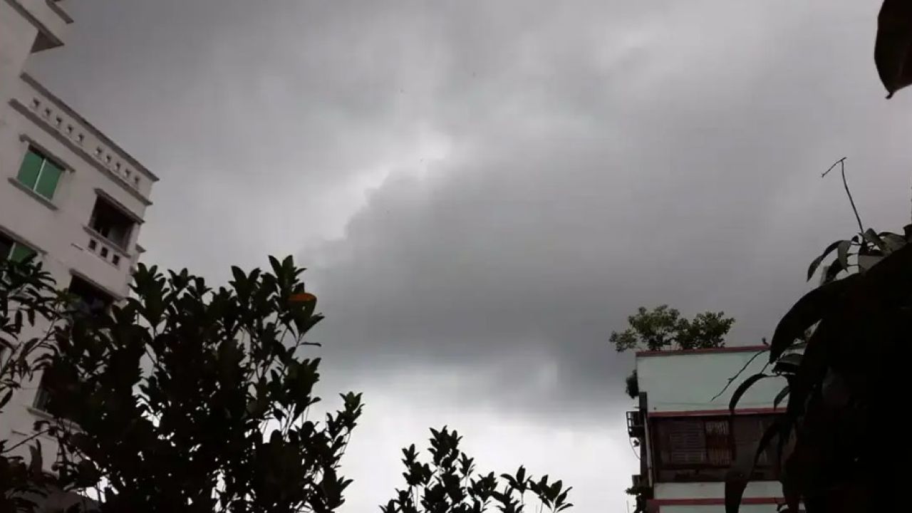 ঢাকায় বাড়তে পারে ভ্যাপসা গরম