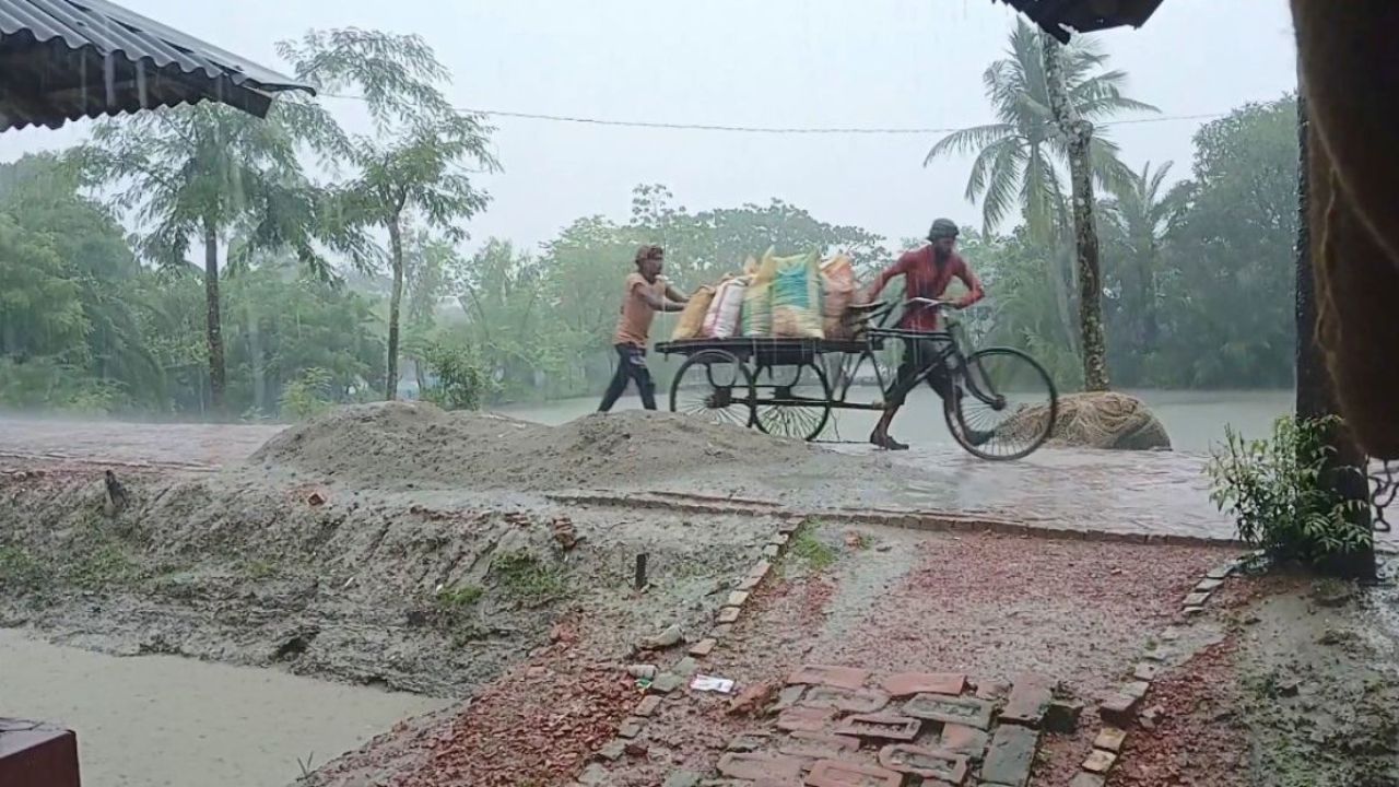 আইলার ১৭ বছর পর ও কাটেনি দুর্যোগের ক্ষত