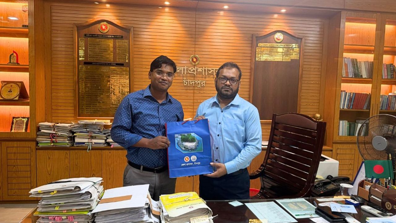 প্রধানমন্ত্রীর সফরে দায়িত্বশীল কাজের স্বীকৃতি পেলেন ইউনুস