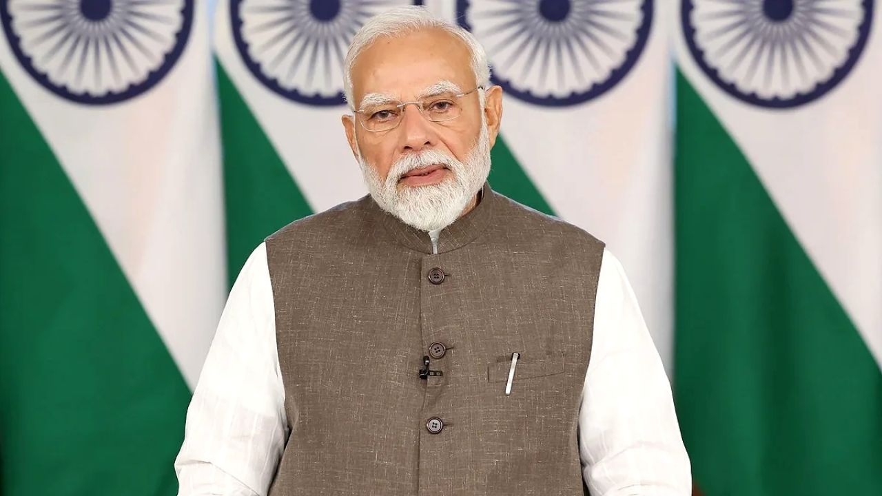 ১২ বছরে মোদী সরকার: উন্নয়ন, কল্যাণ নাকি রাজনৈতিক বর্ণনা—বাস্তবের মুখোমুখি এক বিশ্লেষণ
