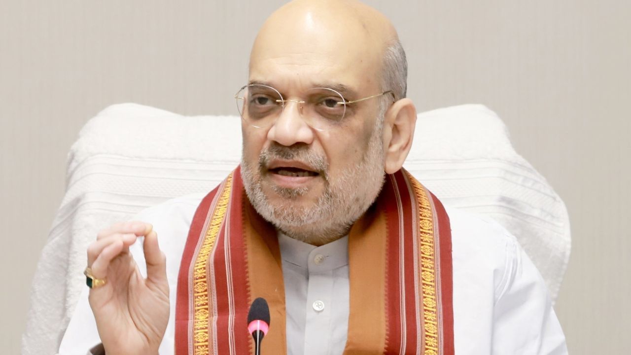 অনুপ্রবেশ ও নিরাপত্তা প্রশ্নে কেন্দ্রের পদক্ষেপ: অমিত শাহ-এর ঘোষণায় নতুন সমীকরণ      