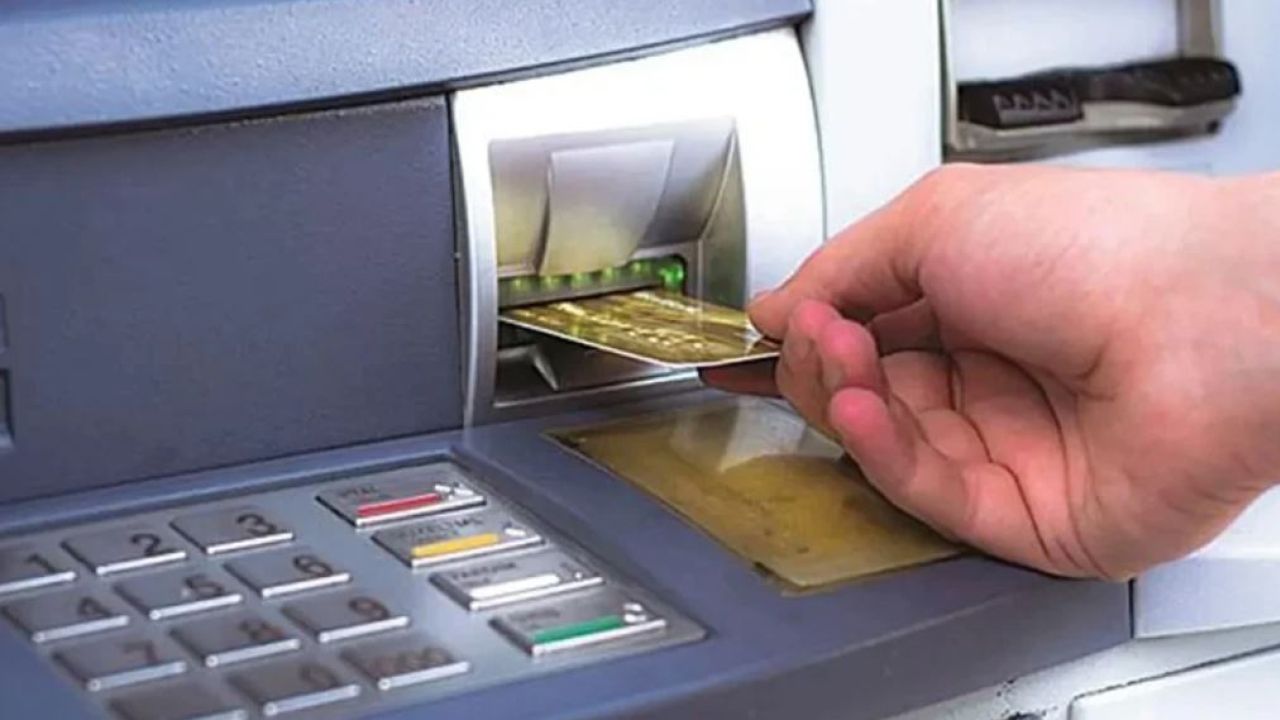 বুথে টাকা পাচ্ছেন না গ্রাহকরা