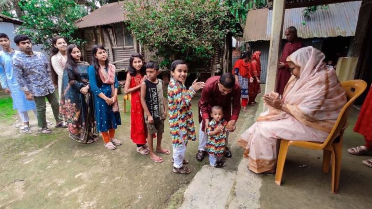ঈদে গ্রামে মহামিলন, শহরে ঘরবন্দি আনন্দ