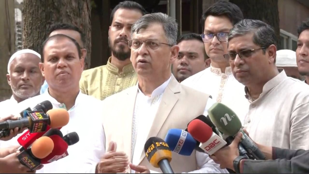 জাতীয় ঐক্য ও দেশ গড়ার প্রত্যয়ে কাজ করছে সরকার: স্বরাষ্ট্রমন্ত্রী