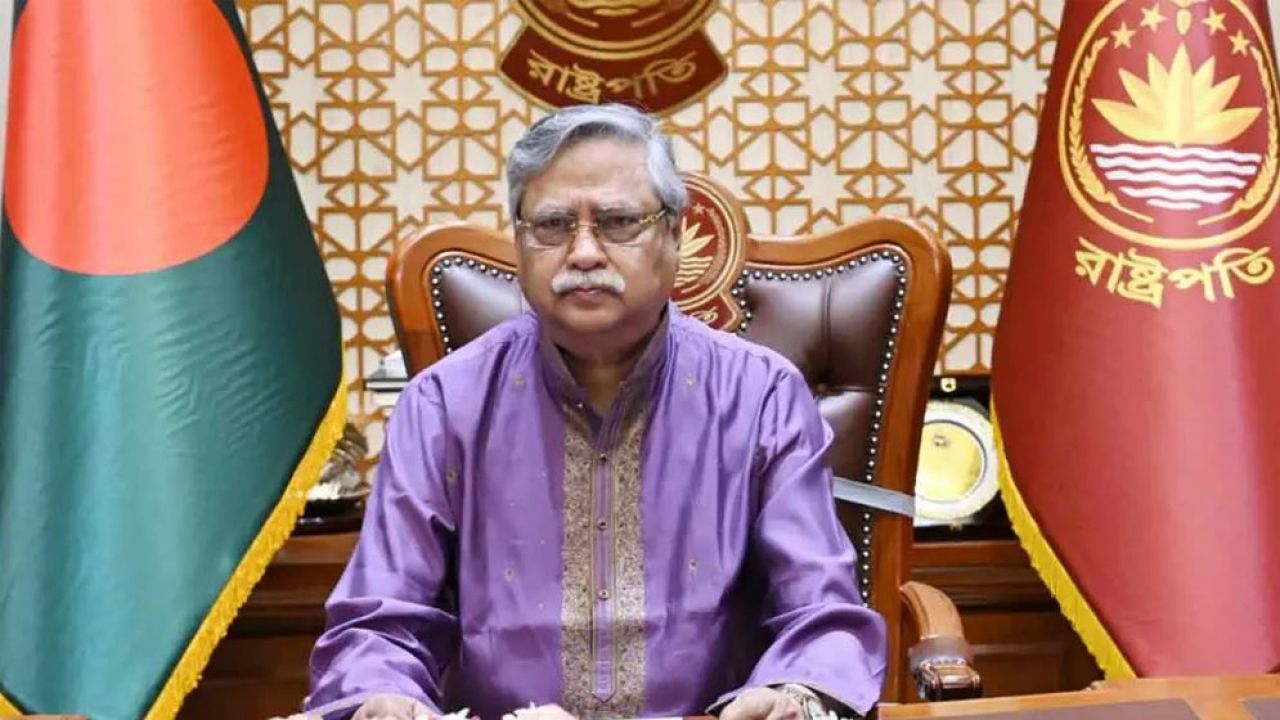 গণতান্ত্রিক ও সমৃদ্ধ বাংলাদেশ গঠনে একযোগে কাজ করার আহ্বান রাষ্ট্রপতির