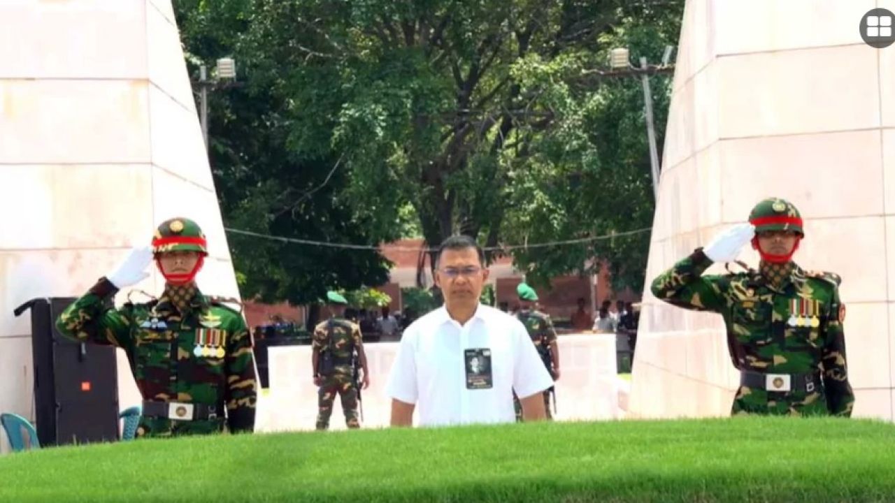 জিয়ার মাজারে নেতাকর্মীদের ঢল, প্রধানমন্ত্রীর শ্রদ্ধা নিবেদন