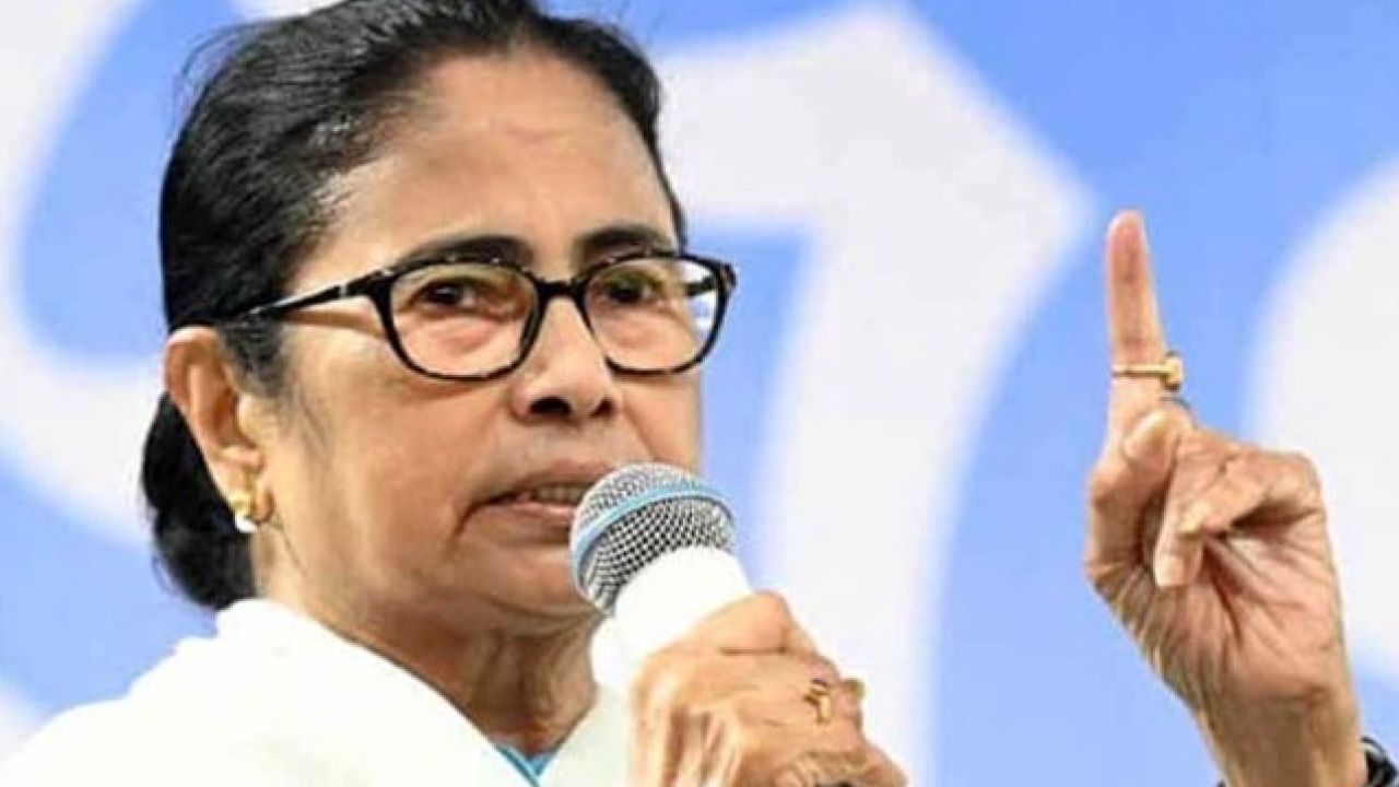 আবার আন্দোলনের পথে মমতা! ধর্মতলায় ধর্নার ডাক, ভোটে ‘কারচুপি’ অভিযোগে তপ্ত রাজনীতি