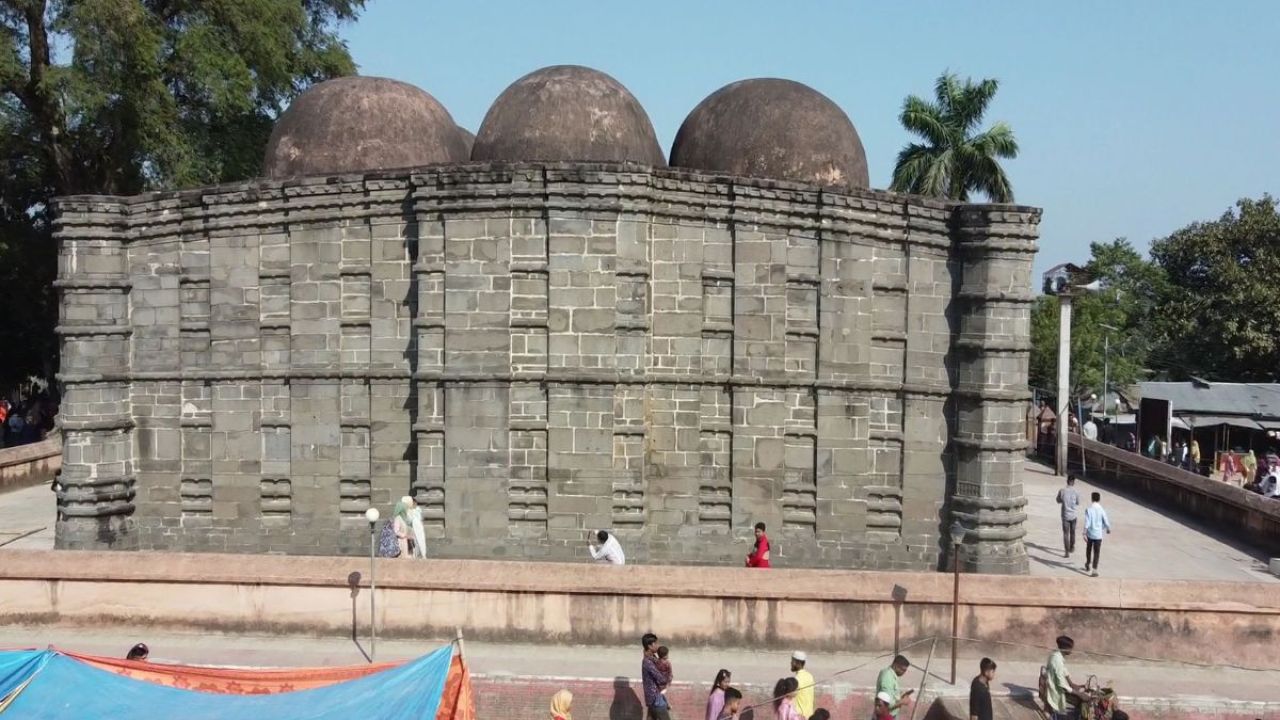 ৫ টাকার নোটের সেই কুসুম্বা মসজিদ