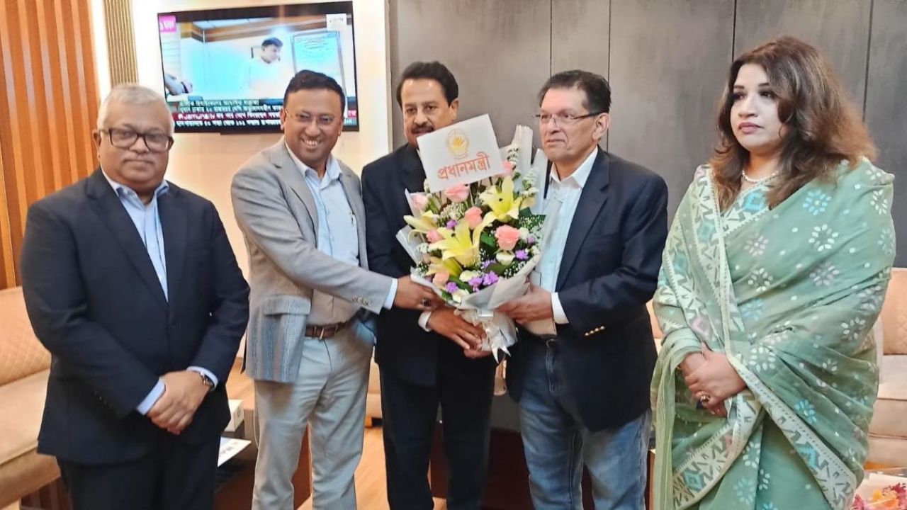 ​জাতিসংঘের সাধারণ পরিষদের সভাপতি নির্বাচিত হয়ে দেশে ফিরেছেন পররাষ্ট্রমন্ত্রী