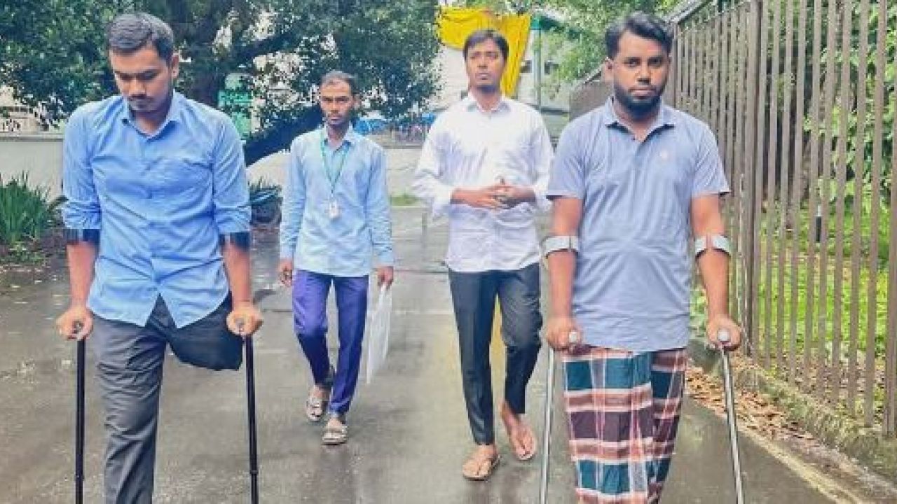ট্রাইব্যুনালে অঝোরে কাঁদলেন ভুক্তভোগী