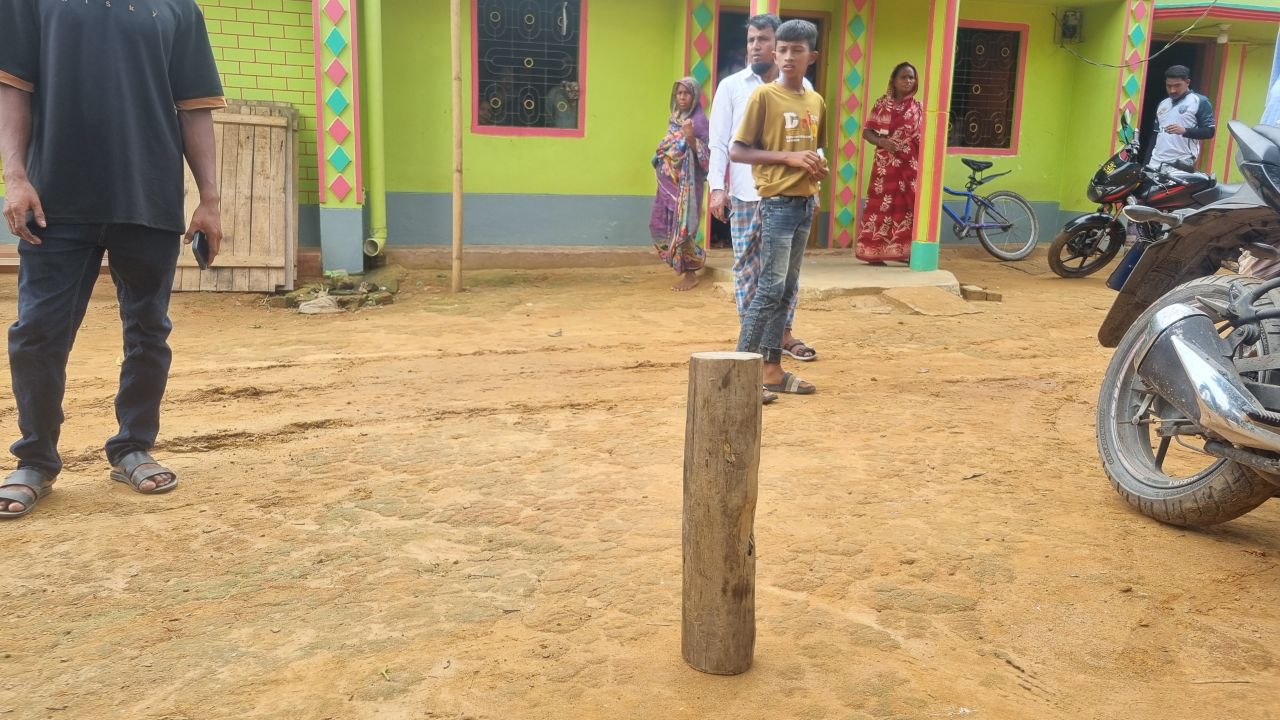 রাউজানে সালিশে হেরে চাচাতো ভাইকে পিটিয়ে হত্যার অভিযোগ