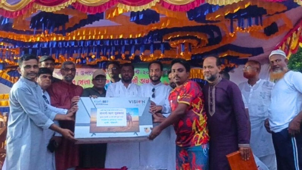 দুমকিতে আন্তঃউপজেলা ফুটবল টুর্নামেন্টের ফাইনাল অনুষ্ঠিত